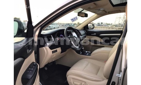 Buy Import Toyota Highlander Other Car in Import - Dubai in Ayeyarwady Buy Import Toyota Highlander Other Car in Import - Dubai in Ayeyarwady