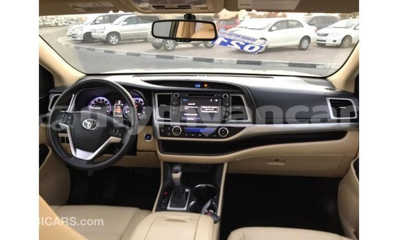 Buy Import Toyota Highlander Other Car in Import - Dubai in Ayeyarwady Buy Import Toyota Highlander Other Car in Import - Dubai in Ayeyarwady