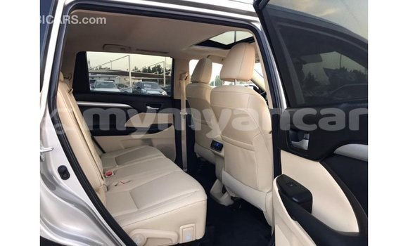 Buy Import Toyota Highlander Other Car in Import - Dubai in Ayeyarwady Buy Import Toyota Highlander Other Car in Import - Dubai in Ayeyarwady