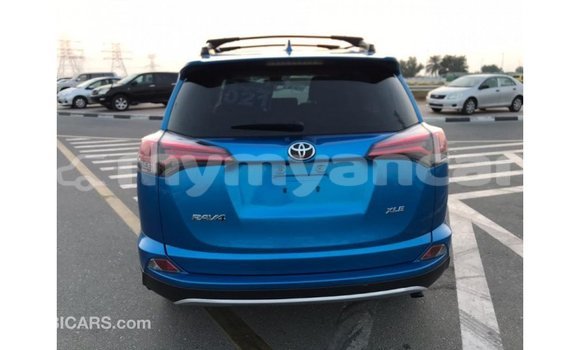 သွင်းကုန် Toyota HiAce Blue ထရပ်ကား Import - Dubai Ayeyarwady သွင်းကုန် Toyota HiAce Blue ထရပ်ကား Import - Dubai Ayeyarwady