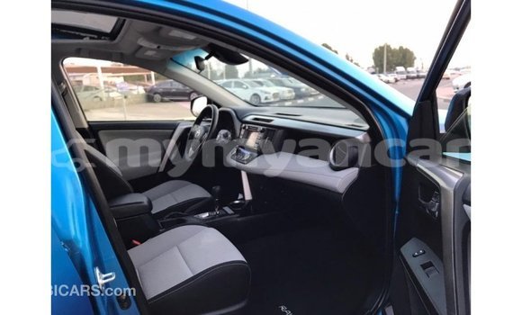 သွင်းကုန် Toyota HiAce Blue ထရပ်ကား Import - Dubai Ayeyarwady သွင်းကုန် Toyota HiAce Blue ထရပ်ကား Import - Dubai Ayeyarwady