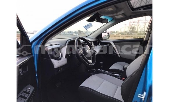 သွင်းကုန် Toyota HiAce Blue ထရပ်ကား Import - Dubai Ayeyarwady သွင်းကုန် Toyota HiAce Blue ထရပ်ကား Import - Dubai Ayeyarwady