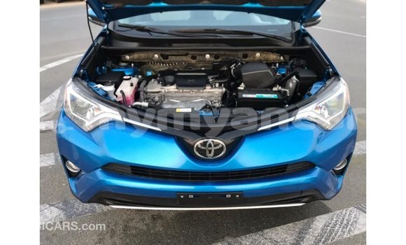 သွင်းကုန် Toyota HiAce Blue ထရပ်ကား Import - Dubai Ayeyarwady သွင်းကုန် Toyota HiAce Blue ထရပ်ကား Import - Dubai Ayeyarwady