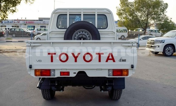 Buy Import Toyota Land Cruiser White Car in Import - Dubai in Ayeyarwady Buy Import Toyota Land Cruiser White Car in Import - Dubai in Ayeyarwady