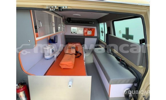 Buy Import Toyota Land Cruiser Beige Car in Import - Dubai in Ayeyarwady Buy Import Toyota Land Cruiser Beige Car in Import - Dubai in Ayeyarwady