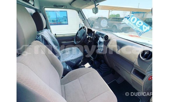Buy Import Toyota Land Cruiser Beige Car in Import - Dubai in Ayeyarwady Buy Import Toyota Land Cruiser Beige Car in Import - Dubai in Ayeyarwady