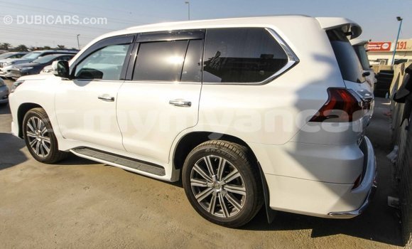 Acheter Import Voiture Lexus LX Blanc à Import - Dubai, #<Region:0x000000000c5121b8>