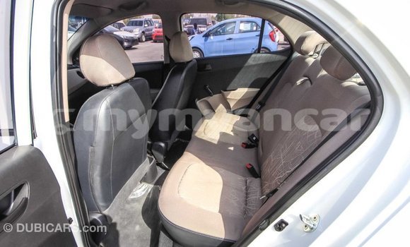 Buy Import Hyundai i10 White Car in Import - Dubai in Ayeyarwady Buy Import Hyundai i10 White Car in Import - Dubai in Ayeyarwady