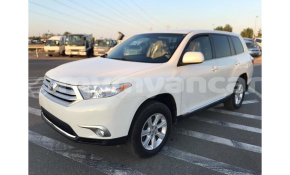 Buy Import Toyota Highlander White Car in Import - Dubai in Ayeyarwady Buy Import Toyota Highlander White Car in Import - Dubai in Ayeyarwady