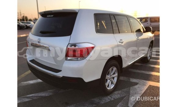 Buy Import Toyota Highlander White Car in Import - Dubai in Ayeyarwady Buy Import Toyota Highlander White Car in Import - Dubai in Ayeyarwady