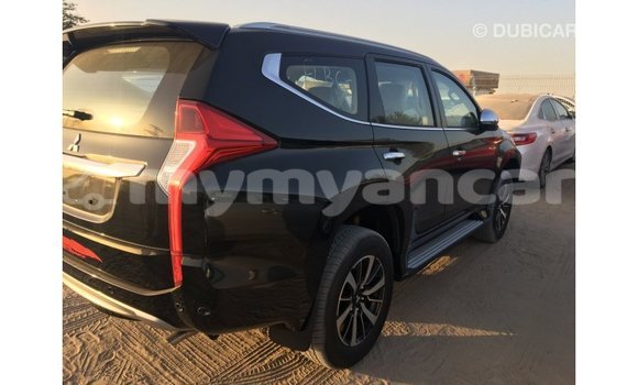 Acheter Import Voiture Mitsubishi Montero Noir à Import - Dubai, #<Region:0x000000000c5121b8>