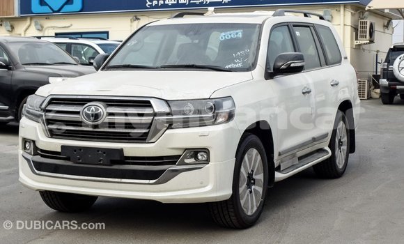 Buy Import Toyota Land Cruiser White Car in Import - Dubai in Ayeyarwady Buy Import Toyota Land Cruiser White Car in Import - Dubai in Ayeyarwady