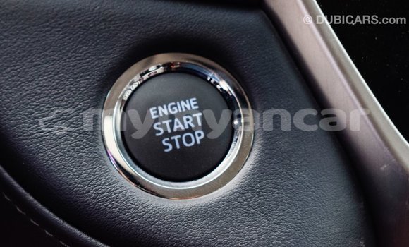 Buy Import Toyota Land Cruiser White Car in Import - Dubai in Ayeyarwady Buy Import Toyota Land Cruiser White Car in Import - Dubai in Ayeyarwady