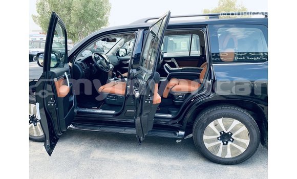 Buy Import Toyota Land Cruiser Black Car in Import - Dubai in Ayeyarwady Buy Import Toyota Land Cruiser Black Car in Import - Dubai in Ayeyarwady
