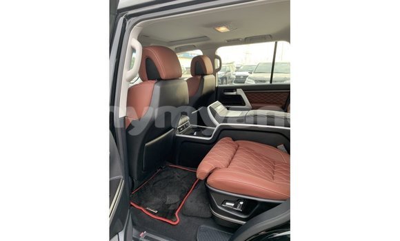 Buy Import Toyota Land Cruiser Black Car in Import - Dubai in Ayeyarwady Buy Import Toyota Land Cruiser Black Car in Import - Dubai in Ayeyarwady