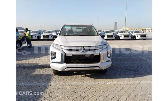 Buy Import Mitsubishi L200 White Car in Import - Dubai in Ayeyarwady Buy Import Mitsubishi L200 White Car in Import - Dubai in Ayeyarwady