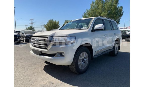 Buy Import Toyota Land Cruiser White Car in Import - Dubai in Ayeyarwady Buy Import Toyota Land Cruiser White Car in Import - Dubai in Ayeyarwady