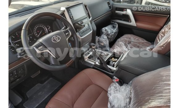 Buy Import Toyota Land Cruiser White Car in Import - Dubai in Ayeyarwady Buy Import Toyota Land Cruiser White Car in Import - Dubai in Ayeyarwady