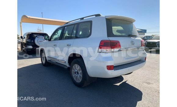 Buy Import Toyota Land Cruiser White Car in Import - Dubai in Ayeyarwady Buy Import Toyota Land Cruiser White Car in Import - Dubai in Ayeyarwady