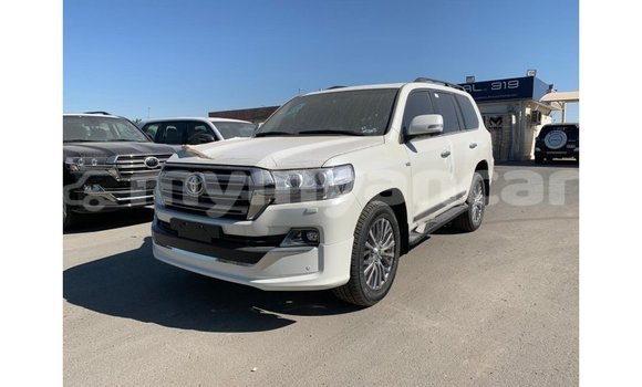 Buy Import Toyota Land Cruiser White Car in Import - Dubai in Ayeyarwady Buy Import Toyota Land Cruiser White Car in Import - Dubai in Ayeyarwady