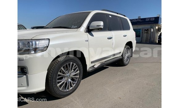 Buy Import Toyota Land Cruiser White Car in Import - Dubai in Ayeyarwady Buy Import Toyota Land Cruiser White Car in Import - Dubai in Ayeyarwady