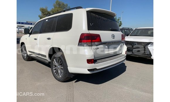 Buy Import Toyota Land Cruiser White Car in Import - Dubai in Ayeyarwady Buy Import Toyota Land Cruiser White Car in Import - Dubai in Ayeyarwady