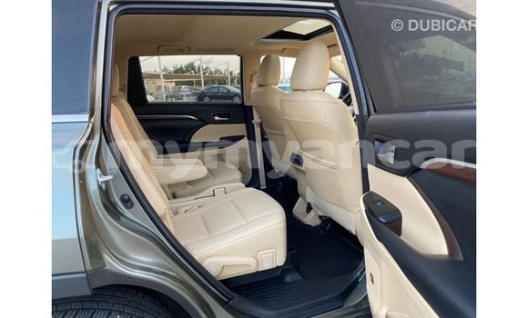 Acheter Import Voiture Toyota Highlander Vert à Import - Dubai, #<Region:0x000000000c5121b8> Acheter Import Voiture Toyota Highlander Vert à Import - Dubai, #<Region:0x000000000c5121b8>