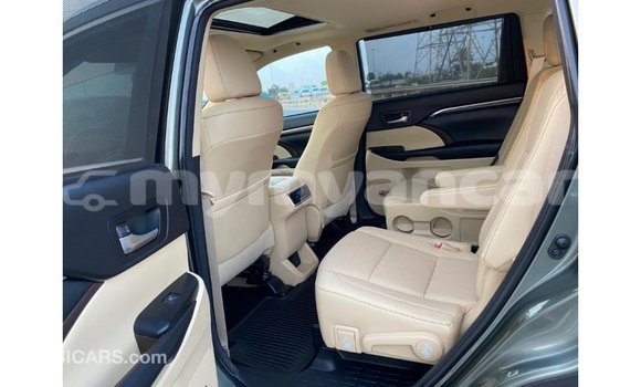 Acheter Import Voiture Toyota Highlander Vert à Import - Dubai, #<Region:0x000000000c5121b8> Acheter Import Voiture Toyota Highlander Vert à Import - Dubai, #<Region:0x000000000c5121b8>