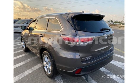 Buy Import Toyota Highlander Other Car in Import - Dubai in Ayeyarwady Buy Import Toyota Highlander Other Car in Import - Dubai in Ayeyarwady