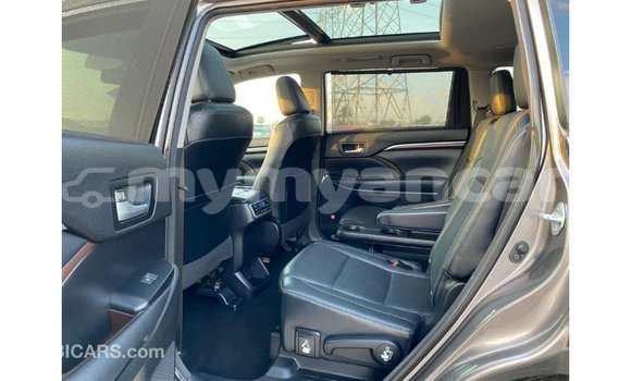 Buy Import Toyota Highlander Other Car in Import - Dubai in Ayeyarwady Buy Import Toyota Highlander Other Car in Import - Dubai in Ayeyarwady