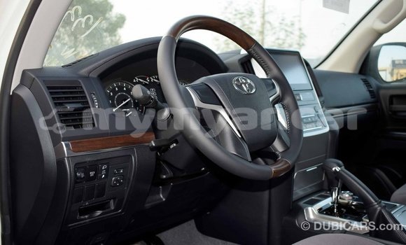 Buy Import Toyota Land Cruiser White Car in Import - Dubai in Ayeyarwady Buy Import Toyota Land Cruiser White Car in Import - Dubai in Ayeyarwady