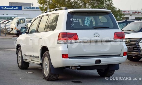 Buy Import Toyota Land Cruiser White Car in Import - Dubai in Ayeyarwady Buy Import Toyota Land Cruiser White Car in Import - Dubai in Ayeyarwady