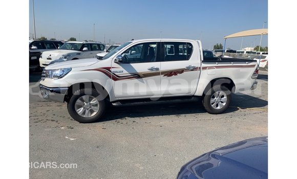 Buy Import Toyota Hilux White Car in Import - Dubai in Ayeyarwady Buy Import Toyota Hilux White Car in Import - Dubai in Ayeyarwady