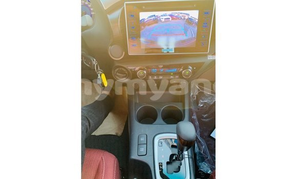 Buy Import Toyota Hilux White Car in Import - Dubai in Ayeyarwady Buy Import Toyota Hilux White Car in Import - Dubai in Ayeyarwady