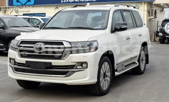 Buy Import Toyota Land Cruiser White Car in Import - Dubai in Ayeyarwady Buy Import Toyota Land Cruiser White Car in Import - Dubai in Ayeyarwady