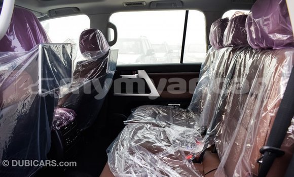Buy Import Toyota Land Cruiser White Car in Import - Dubai in Ayeyarwady Buy Import Toyota Land Cruiser White Car in Import - Dubai in Ayeyarwady