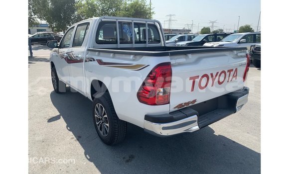 Buy Import Toyota Hilux White Car in Import - Dubai in Ayeyarwady Buy Import Toyota Hilux White Car in Import - Dubai in Ayeyarwady