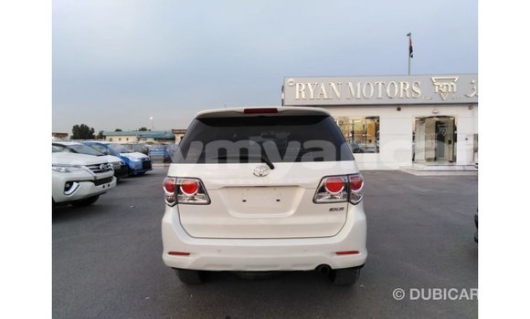 Acheter Import Voiture Toyota Fortuner Blanc à Import - Dubai, #<Region:0x000000000c5121b8>