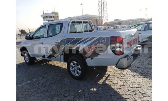 Buy Import Mitsubishi L200 White Car in Import - Dubai in Ayeyarwady Buy Import Mitsubishi L200 White Car in Import - Dubai in Ayeyarwady