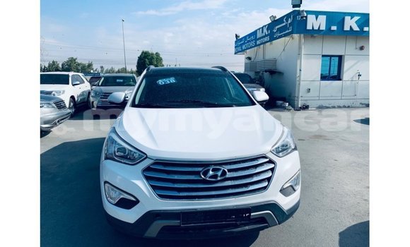 Buy Import Hyundai Santa Fe White Car in Import - Dubai in Ayeyarwady Buy Import Hyundai Santa Fe White Car in Import - Dubai in Ayeyarwady