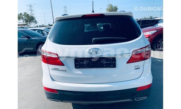 Buy Import Hyundai Santa Fe White Car in Import - Dubai in Ayeyarwady Buy Import Hyundai Santa Fe White Car in Import - Dubai in Ayeyarwady