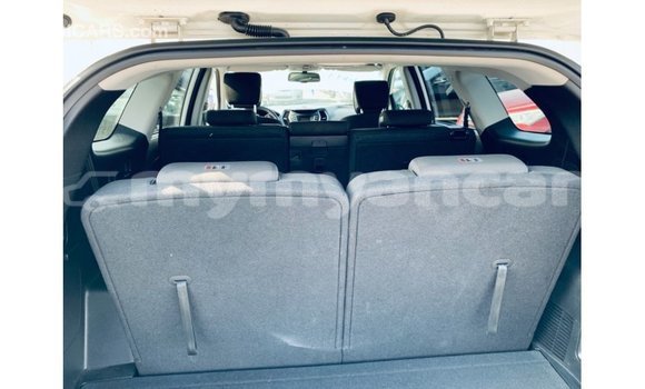 Buy Import Hyundai Santa Fe White Car in Import - Dubai in Ayeyarwady Buy Import Hyundai Santa Fe White Car in Import - Dubai in Ayeyarwady