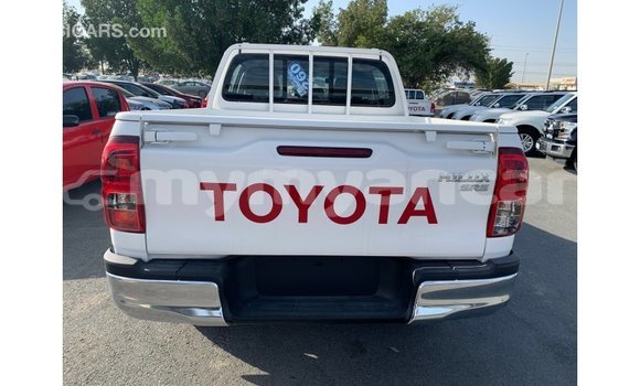 Buy Import Toyota Hilux White Car in Import - Dubai in Ayeyarwady Buy Import Toyota Hilux White Car in Import - Dubai in Ayeyarwady