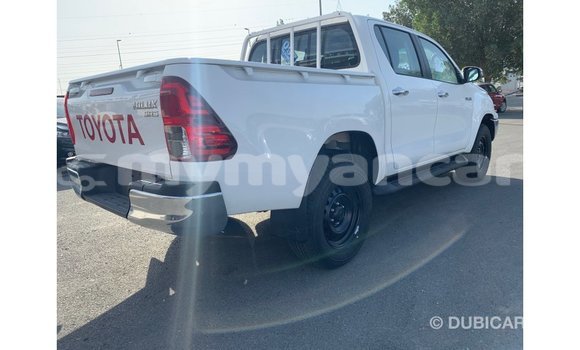 Buy Import Toyota Hilux White Car in Import - Dubai in Ayeyarwady Buy Import Toyota Hilux White Car in Import - Dubai in Ayeyarwady
