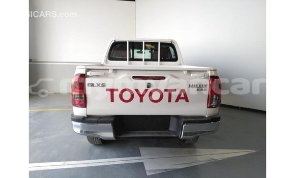 Buy Import Toyota Hilux White Car in Import - Dubai in Ayeyarwady Buy Import Toyota Hilux White Car in Import - Dubai in Ayeyarwady