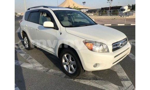 Buy Import Toyota 4Runner White Car in Import - Dubai in Ayeyarwady Buy Import Toyota 4Runner White Car in Import - Dubai in Ayeyarwady