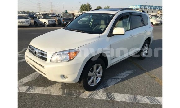 Buy Import Toyota 4Runner White Car in Import - Dubai in Ayeyarwady Buy Import Toyota 4Runner White Car in Import - Dubai in Ayeyarwady