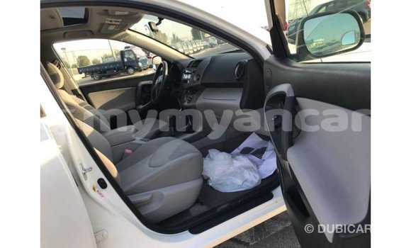 Buy Import Toyota 4Runner White Car in Import - Dubai in Ayeyarwady Buy Import Toyota 4Runner White Car in Import - Dubai in Ayeyarwady