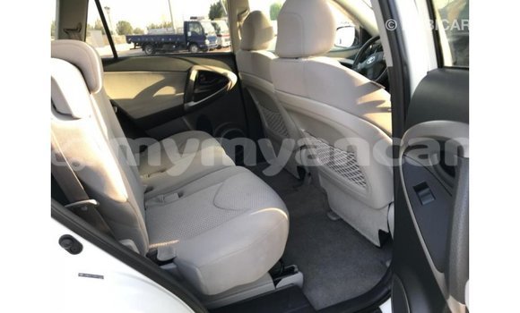 Buy Import Toyota 4Runner White Car in Import - Dubai in Ayeyarwady Buy Import Toyota 4Runner White Car in Import - Dubai in Ayeyarwady