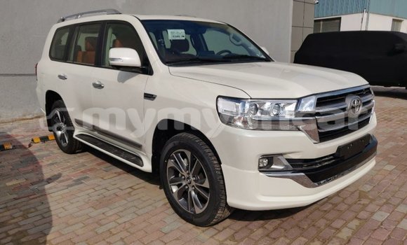 Buy Import Toyota Land Cruiser White Car in Import - Dubai in Ayeyarwady Buy Import Toyota Land Cruiser White Car in Import - Dubai in Ayeyarwady